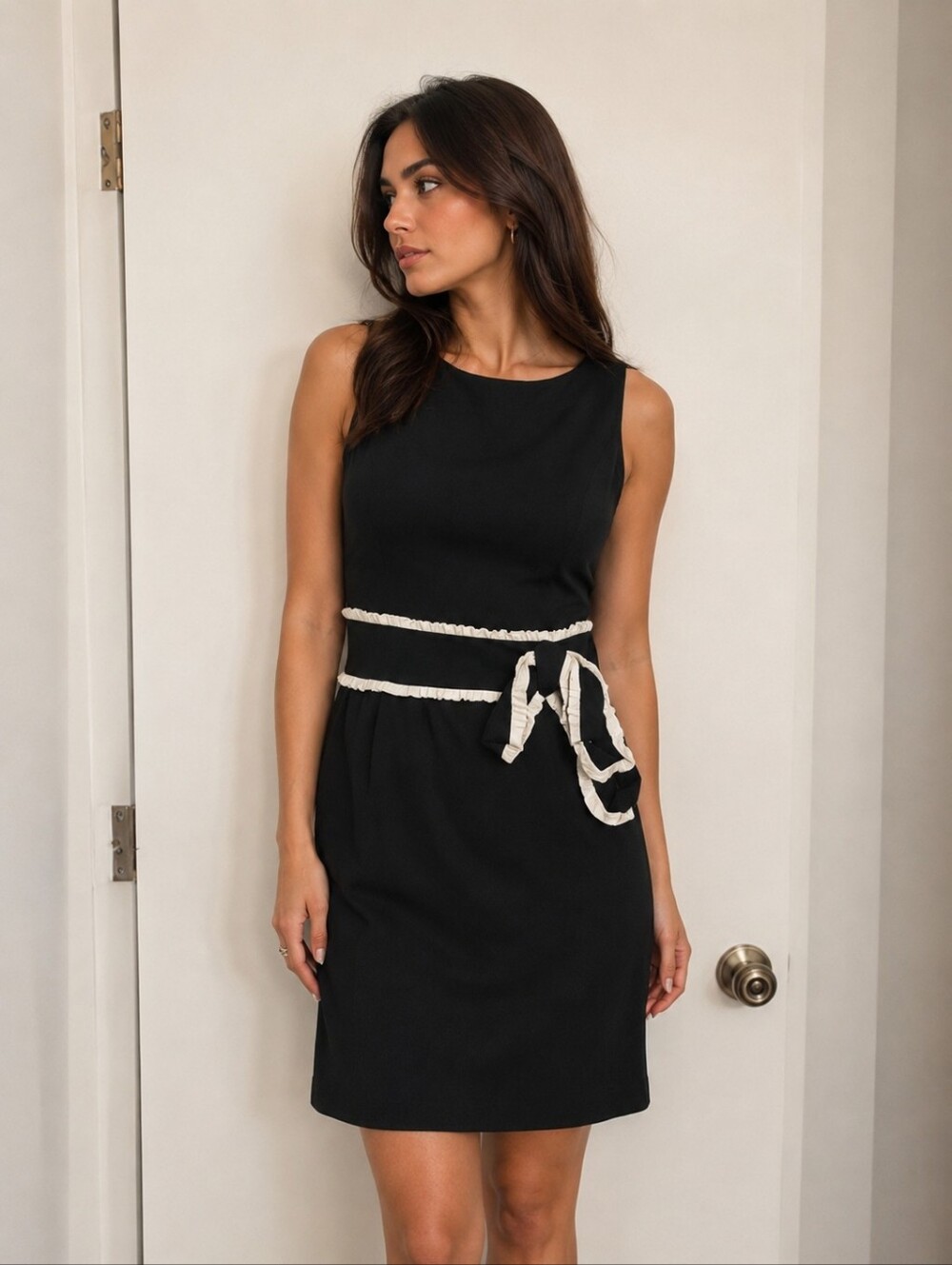 NWT! TAYLOR Sleeveless Round Neck Black/Ivory Dress Size 4